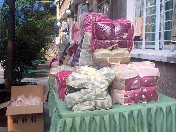 件件慰問品，拳拳敬老心