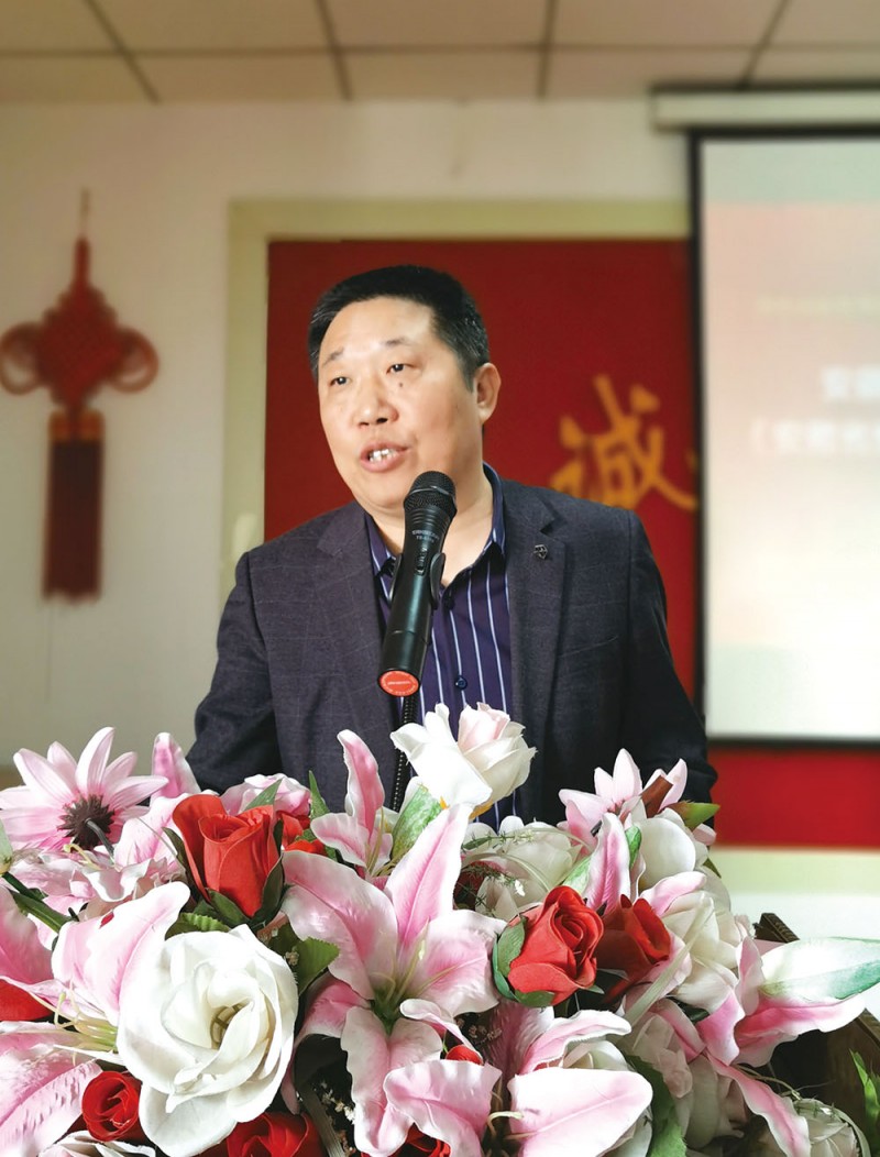 商會監事會主席李榮杰主持了本次活動